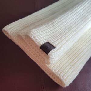Mercedes Benz NWOT Cream Knit Cowl Scarf.